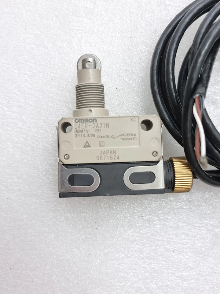 Omron D4ER-2A21N 06716Z4 Made in Japan D4ER2A21N